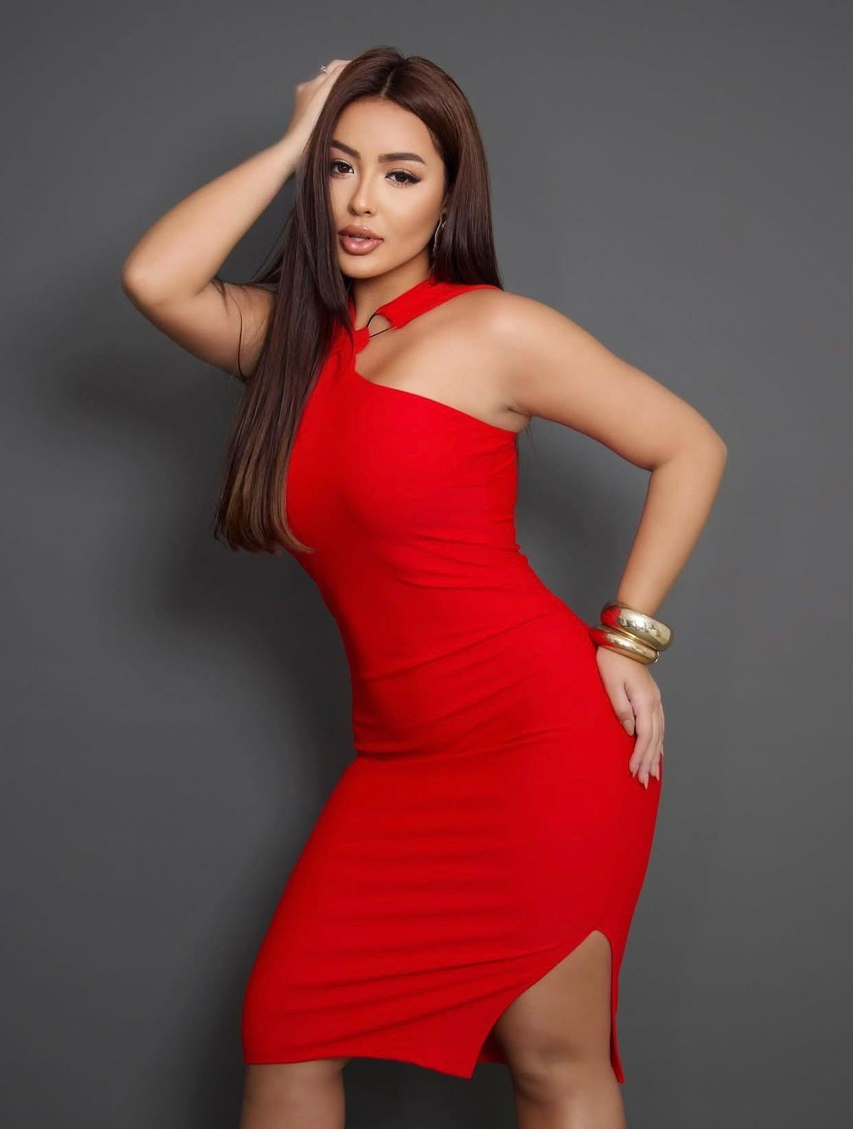 Vestido Midi Vermelho com Recorte e Fenda Lateral